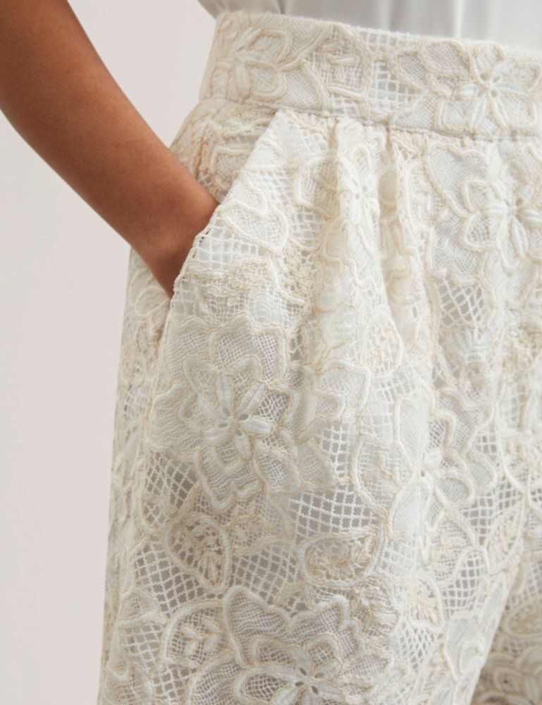Ted Baker Bowia - Lace High Waisted Tailored Shorts Kurze Hose Damen Weiß | 503719-CAO