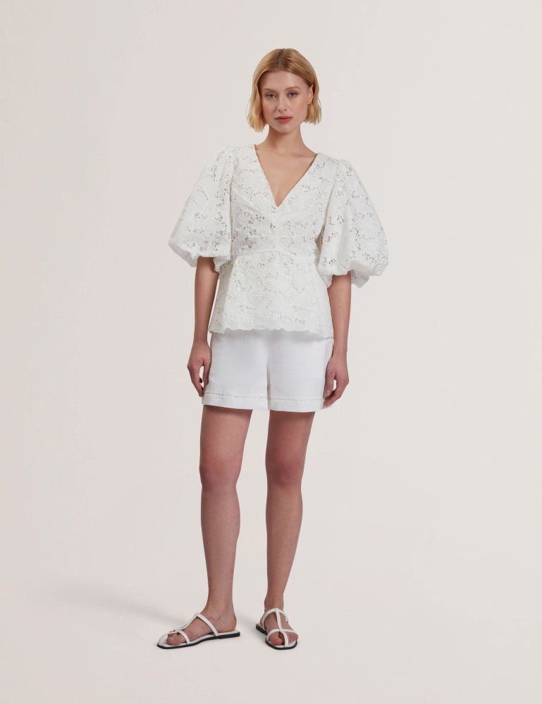 Ted Baker Ellari - Lace Puff Sleeve V-neck Peplum Top T-shirts Damen Weiß | 328571-HWP