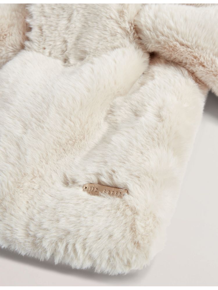 Ted Baker Emaaaas - Faux Fur Loop-through Stole Scarf Hats, Gloves & Scarves Damen Weiß | 179860-LUC