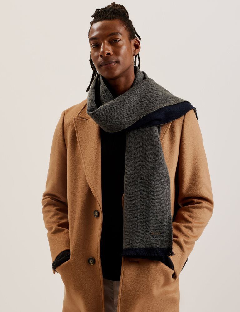 Ted Baker Lewiis - Herringbone Texture Contrast Trim Scarf Hats, Gloves & Scarves Herren Navy | 026719-TCP