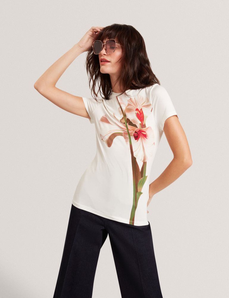 Ted Baker Meeliee - Floral Graphic Fitted Crew Neck T-shirt T-shirts Damen Beige Rosa | 314062-YBL