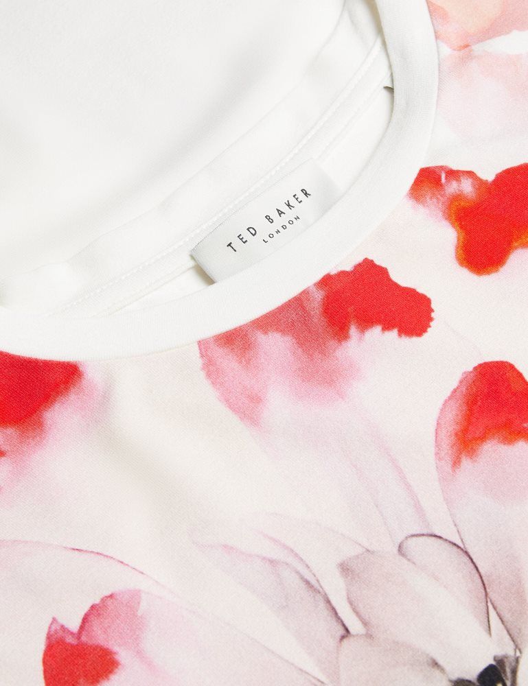Ted Baker Sindhaa - Floral Print Fitted Short Sleeve T-shirt T-shirts Damen Weiß | 395617-NHM