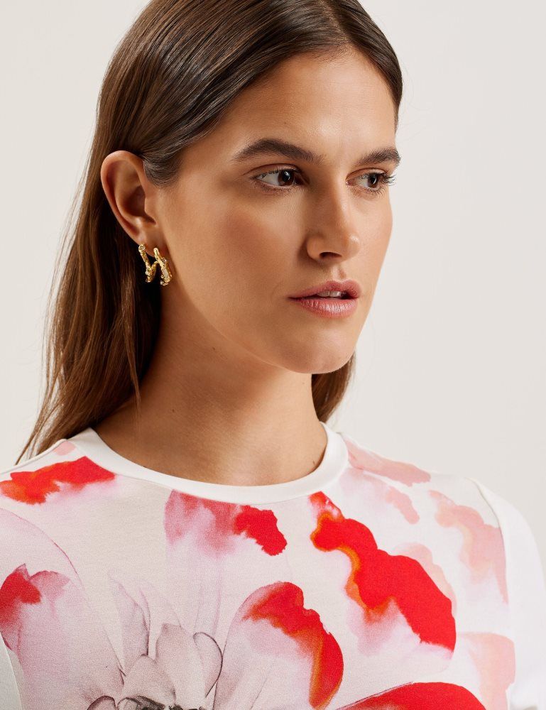 Ted Baker Sindhaa - Floral Print Fitted Short Sleeve T-shirt T-shirts Damen Weiß | 395617-NHM